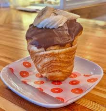 Chocolate Banana Cruffin ( Friday & Saturday ONLY)